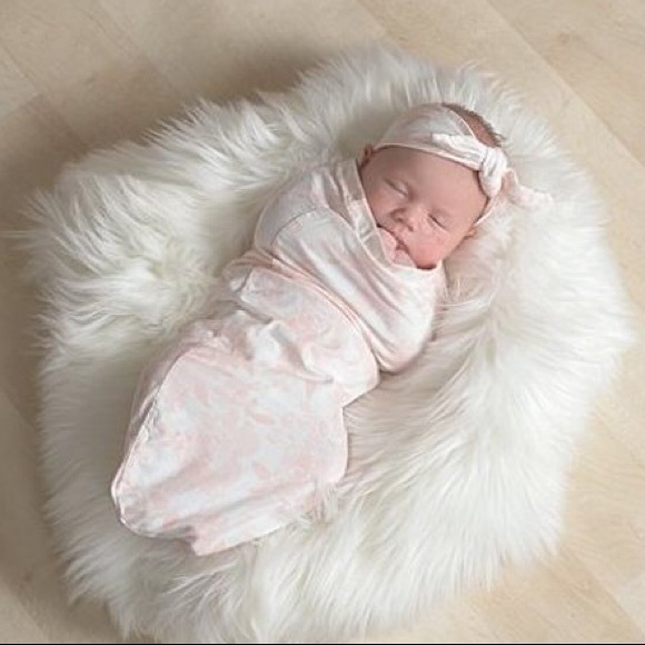 Pale floral pink swaddle sack with headband - Picture 1 of 2